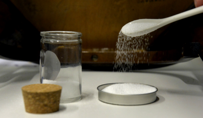 Bicarbonate alimentaire, bicarbonate ménager et cristaux de soude